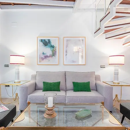 Genteel Plaza Nueva Appartement *