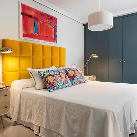 Genteel Plaza Nueva * Севилья